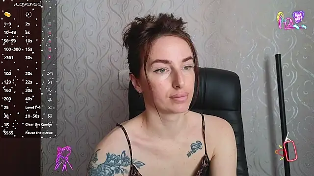 Snapshot of xx_adrihanna_xx chatting on 06-08-26, 06:03 xx adrihanna xx online show from 06-08-26, 06:03