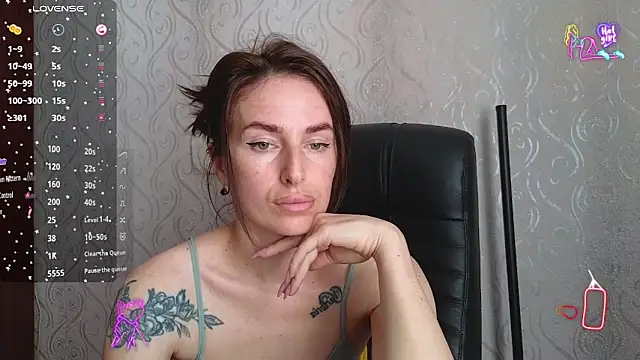 Snapshot of xx_adrihanna_xx chatting on 06-10-26, 05:50 xx adrihanna xx online show from 06-10-26, 05:50