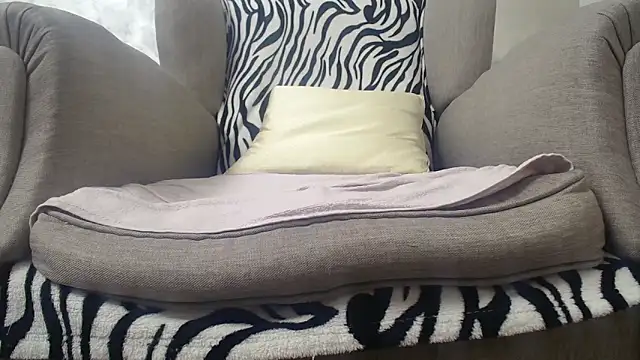 Snapshot of Web_Lady chatting on 03-15-25, 07:27 Web Lady online show from 03-15-25, 07:27