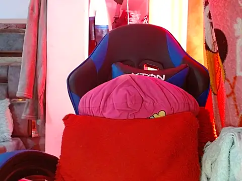 Snapshot of coral1727 chatting on 02-04-25, 06:49 coral1727 online show from 02-04-25, 06:49