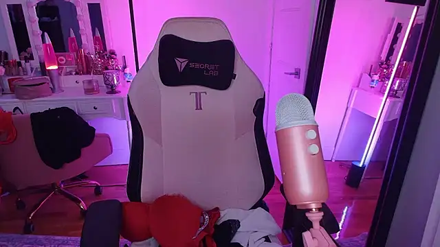 rachelbrooksxx online show from 01-17-26, 06:00