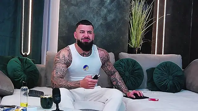 masterkingofmusclee online show from 01-22-25, 06:31