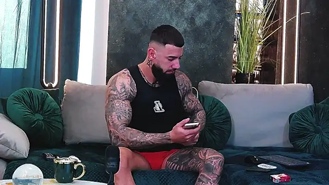 masterkingofmusclee online show from 01-28-25, 06:27