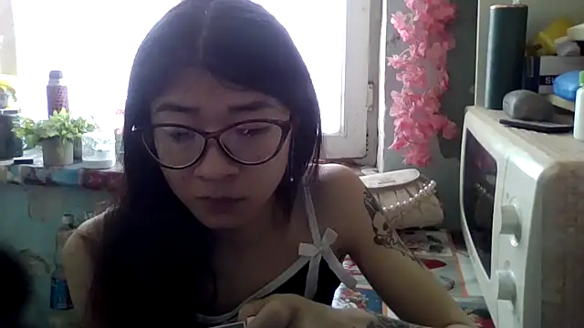 CarlyJoy online show from 04-03-26, 09:51