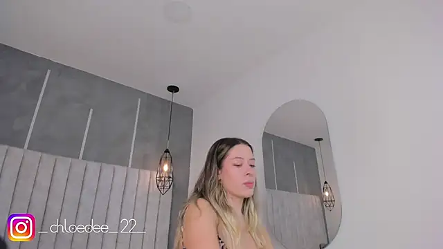 Snapshot of chloe_d chatting on 01-19-25, 10:39 chloe d online show from 01-19-25, 10:39