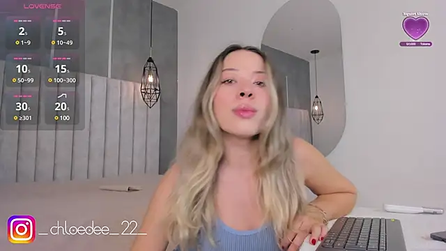 Snapshot of chloe_d chatting on 01-21-25, 09:57 chloe d online show from 01-21-25, 09:57