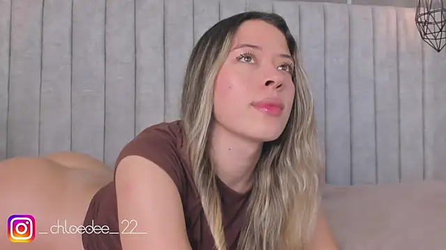 Snapshot of chloe_d chatting on 02-15-25, 02:55 chloe d online show from 02-15-25, 02:55