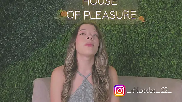 Snapshot of chloe_d chatting on 10-06-25, 12:24 chloe d online show from 10-06-25, 12:24