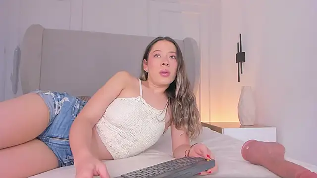 Snapshot of chloe_d chatting on 11-03-25, 02:07 chloe d online show from 11-03-25, 02:07