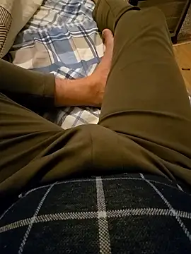 Snapshot of ikarus07 chatting on 01-09-26, 12:35 ikarus07 online show from 01-09-26, 12:35