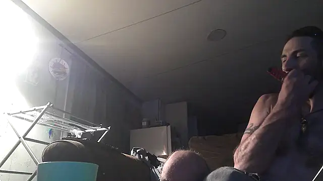 Snapshot of Bi_curious86 chatting on 10-18-25, 03:20 Bi curious86 online show from 10-18-25, 03:20