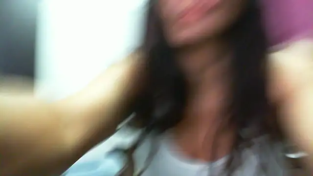 Snapshot of salome__milf chatting on 03-13-25, 01:10 salome milf online show from 03-13-25, 01:10