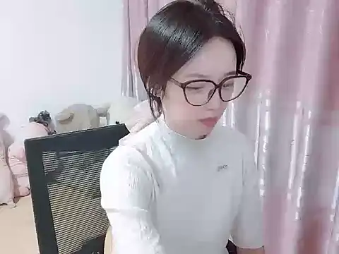 wwcc123 online show from 10-13-25, 02:06