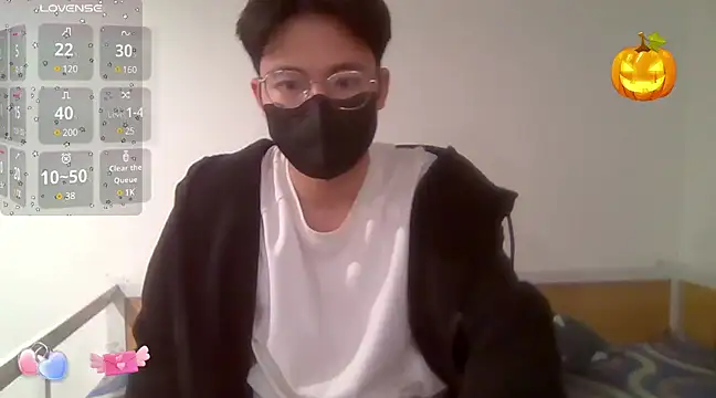 Gwencloudy online show from 02-10-25, 03:46