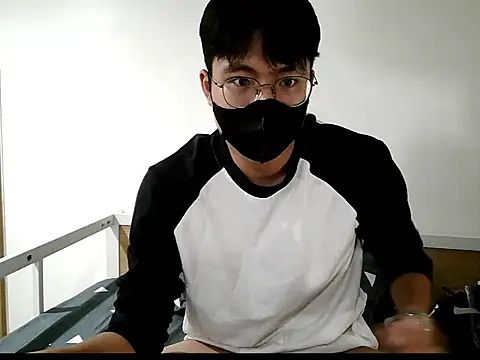 Gwencloudy online show from 10-24-25, 03:41