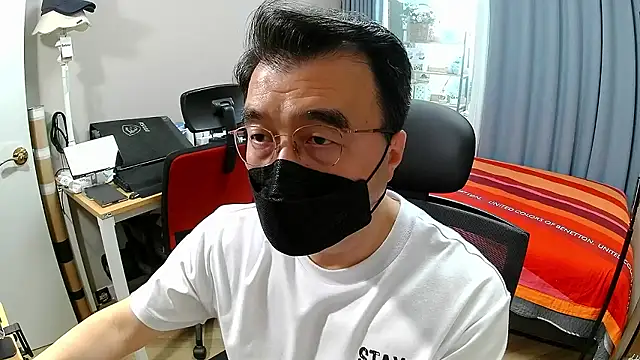 Snapshot of Jackvanlee chatting on 06-30-26, 04:57 Jackvanlee online show from 06-30-26, 04:57