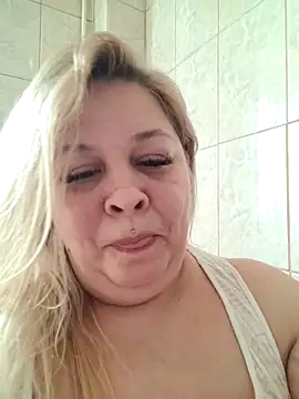 Snapshot of AriannaMilf chatting on 03-03-25, 12:27 AriannaMilf online show from 03-03-25, 12:27