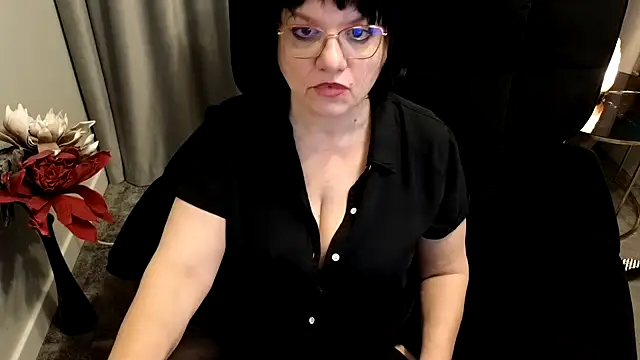 maggiemilff online show from 01-24-25, 08:55