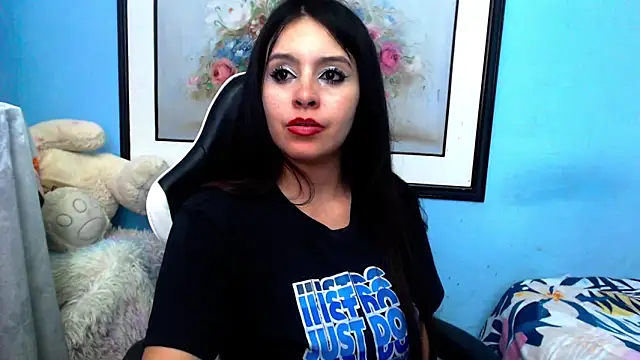 Snapshot of Luciana_and_Neitan chatting on 01-08-25, 02:46 Luciana and Neitan online show from 01-08-25, 02:46