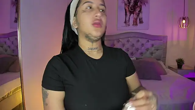 ayshel   online show from 11-18-25, 05:12