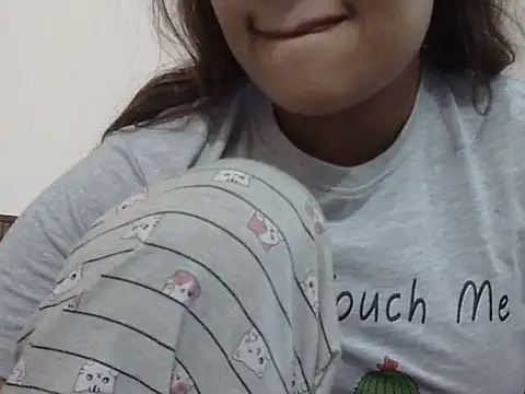 shekira99 online show from 12-21-25, 10:11