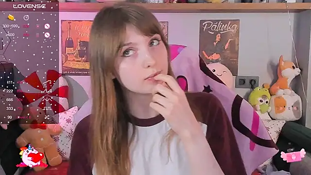 Snapshot of AliceLanley chatting on 12-17-24, 03:49 AliceLanley online show from 12-17-24, 03:49