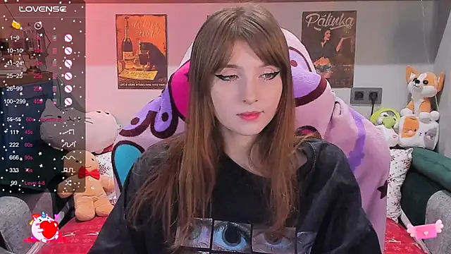 Snapshot of AliceLanley chatting on 12-28-24, 11:52 AliceLanley online show from 12-28-24, 11:52