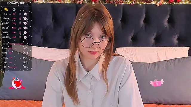 Snapshot of AliceLanley chatting on 01-22-25, 12:06 AliceLanley online show from 01-22-25, 12:06