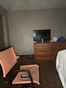 Stressreliever82 online show from 04-15-26, 07:58