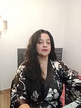 lucia vonne  online show from 06-15-26, 12:02