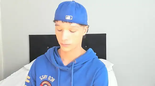 Snapshot of angelcortes chatting on 03-04-25, 11:51 angelcortes online show from 03-04-25, 11:51