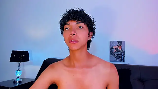 Snapshot of xhenisa_ chatting on 01-28-25, 08:47 xhenisa online show from 01-28-25, 08:47