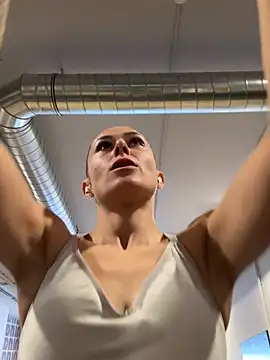 petrouchkaaa  online show from 01-31-25, 09:48