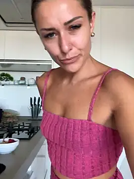 petrouchkaaa  online show from 09-10-25, 08:25