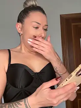 petrouchkaaa  online show from 02-12-26, 09:04