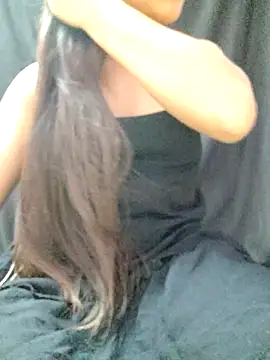 Snapshot of Roshni_98 chatting on 06-01-26, 04:36 Roshni 98 online show from 06-01-26, 04:36
