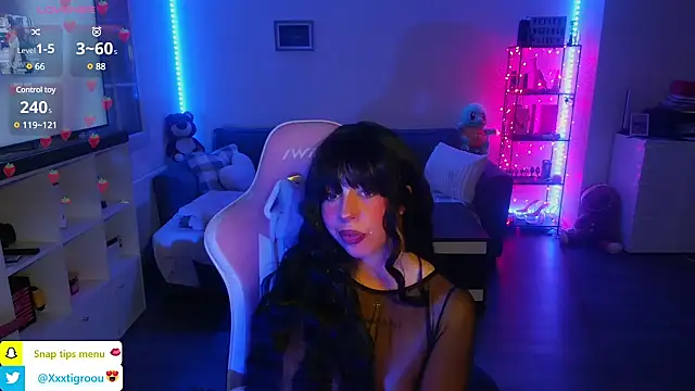 Snapshot of PetiteAngel666 chatting on 02-02-25, 04:59 PetiteAngel666 online show from 02-02-25, 04:59