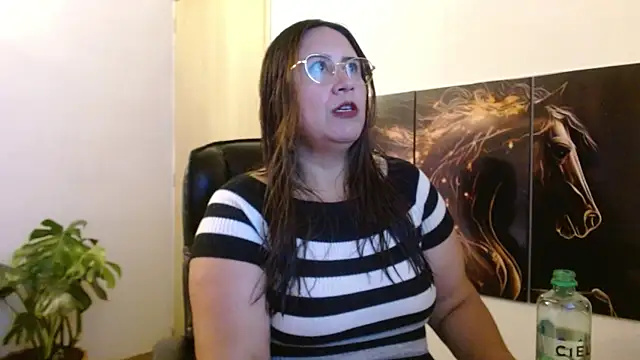 amalia brunette online show from 04-17-26, 09:40