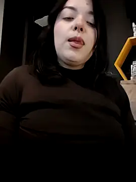 Chubbygrl20 online show from 11-07-25, 12:43
