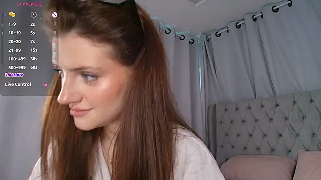 Snapshot of Skinny_Alice chatting on 05-29-26, 11:19 Skinny Alice online show from 05-29-26, 11:19