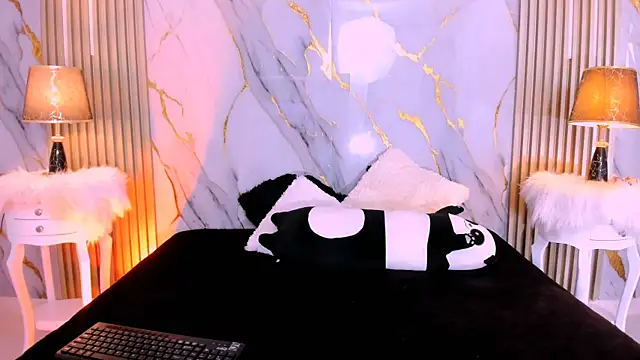 BeckyRusso online show from 10-17-25, 12:52