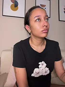 DianaHopson online show from 06-18-26, 11:58