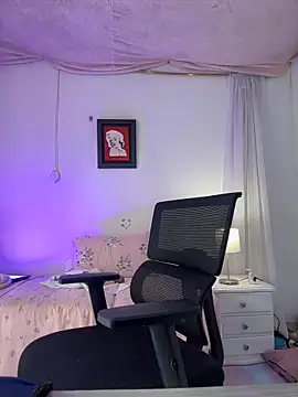 lilian prada online show from 06-12-26, 07:35