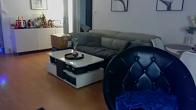 sarametisse26 online show from 12-05-25, 07:06