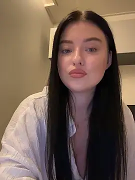 Snapshot of Angela_Fosterr chatting on 09-28-25, 04:23 Angela Fosterr online show from 09-28-25, 04:23