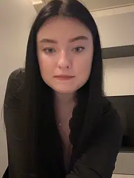 Snapshot of Angela_Fosterr chatting on 10-17-25, 04:20 Angela Fosterr online show from 10-17-25, 04:20