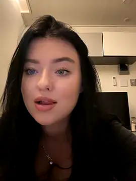 Snapshot of Angela_Fosterr chatting on 10-18-25, 05:35 Angela Fosterr online show from 10-18-25, 05:35