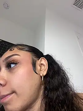 Snapshot of badbaby187 chatting on 06-12-26, 07:51 badbaby187 online show from 06-12-26, 07:51