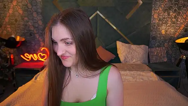 Snapshot of EmmyCharmm chatting on 02-01-26, 06:34 EmmyCharmm online show from 02-01-26, 06:34