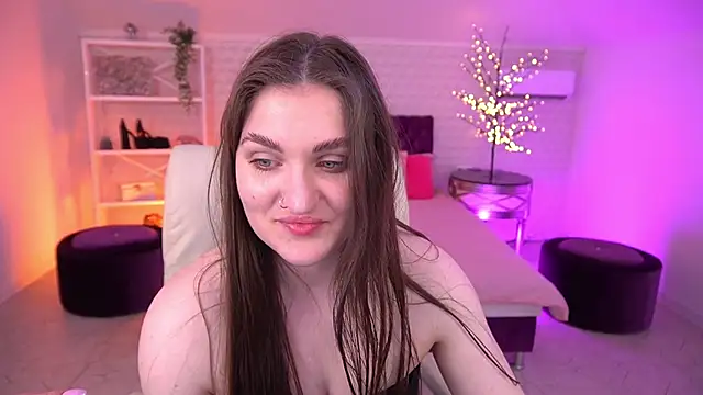 Snapshot of EmmyCharmm chatting on 05-18-26, 05:57 EmmyCharmm online show from 05-18-26, 05:57